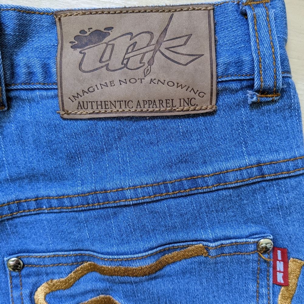 Embroidered Hand Shorts - Picture 2 of 7